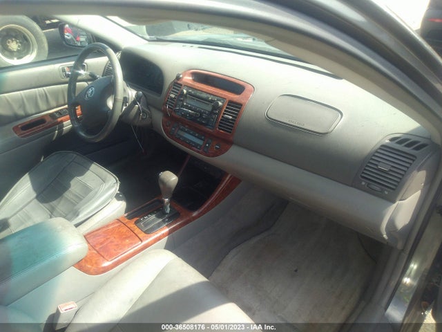 2002 TOYOTA CAMRY XLE VIN: JTDBF30K820020459