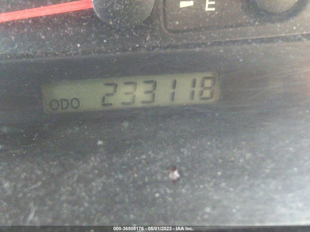 2002 TOYOTA CAMRY XLE VIN: JTDBF30K820020459