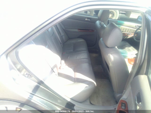 2002 TOYOTA CAMRY XLE VIN: JTDBF30K820020459