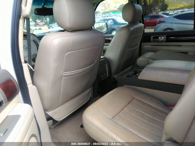 2004 LINCOLN NAVIGATOR LUXURY/ULTIMATE VIN: 5LMFU27RX4LJ33005