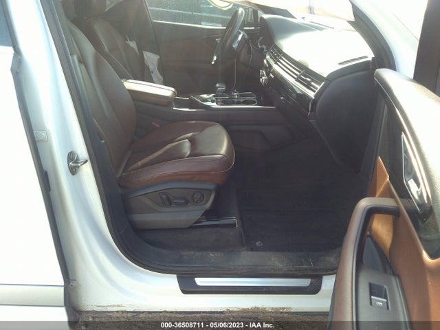 WA1LAAF75HD044949 Audi Q7 Premium Plus