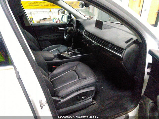 WA1LAAF72HD039353 Audi Q7 Premium Plus