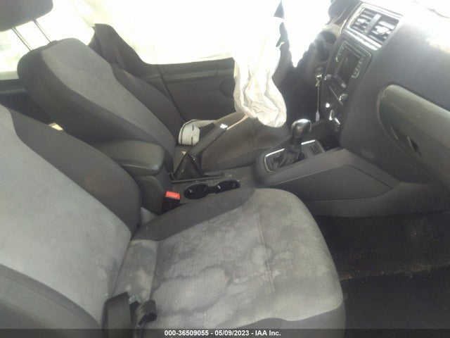 3VW2B7AJXJM260100 Volkswagen Jetta 1.4t S