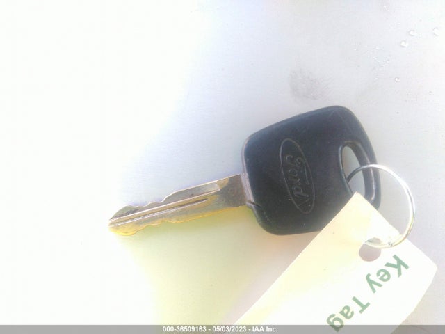 2001 FORD F-150 XL/XLT VIN: 1FTZX17221NB01464