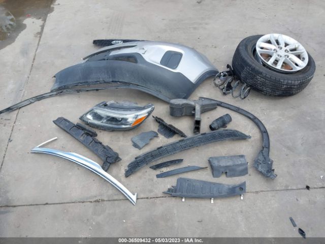 5XYKT3A66FG660146 KIA SORENTO LX