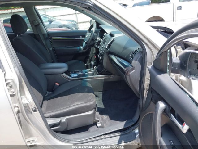 5XYKT3A66FG660146 KIA SORENTO LX