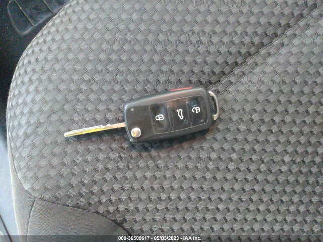 3VW2K7AJ4EM311483 Volkswagen Jetta Sedan S