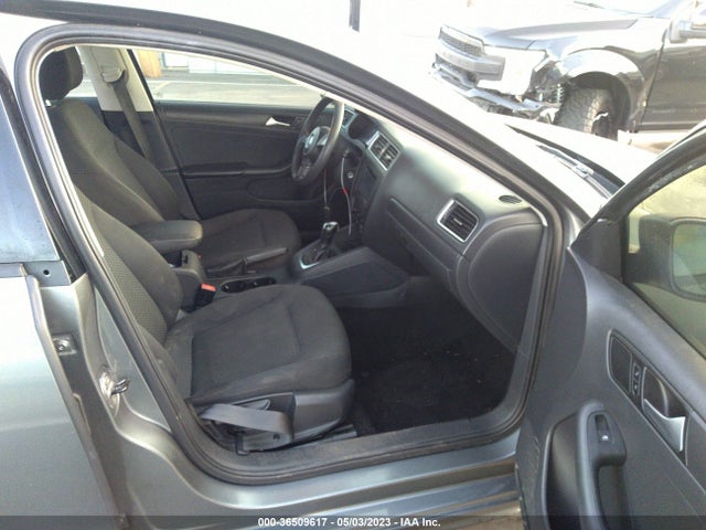 3VW2K7AJ4EM311483 Volkswagen Jetta Sedan S