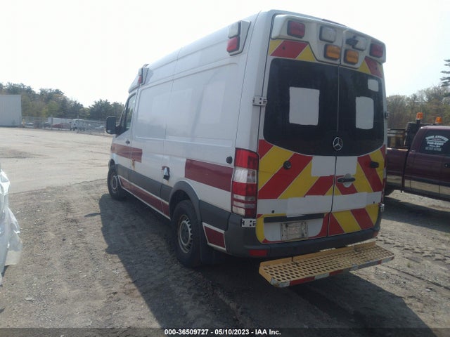 Mercedes-Benz SPRINTER CARGO VANS 2015 WD3PE7CC5F5976280 Image 5