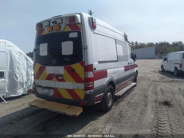 Mercedes-Benz SPRINTER CARGO VANS 2015 WD3PE7CC5F5976280 Image 6