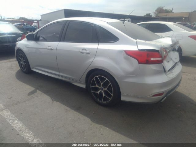 1FADP3F28FL246461 Ford FOCUS SE