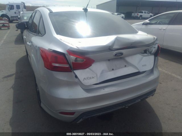 1FADP3F28FL246461 Ford FOCUS SE