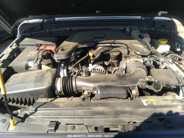 1C4HJXEG1JW125439 Jeep Wrangler Unlimited Sahara