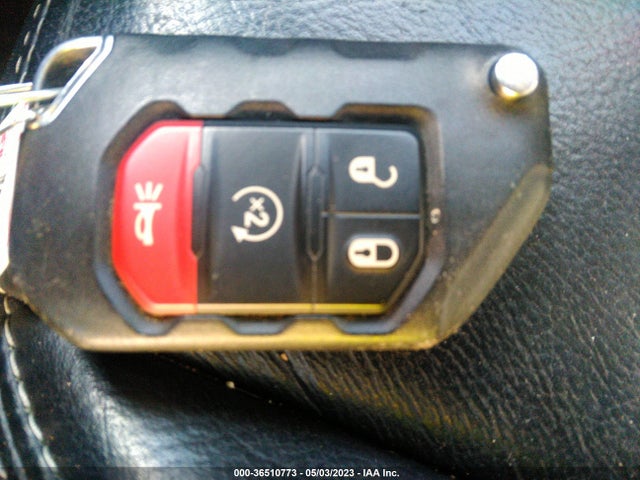 1C4HJXEG1JW125439 Jeep Wrangler Unlimited Sahara