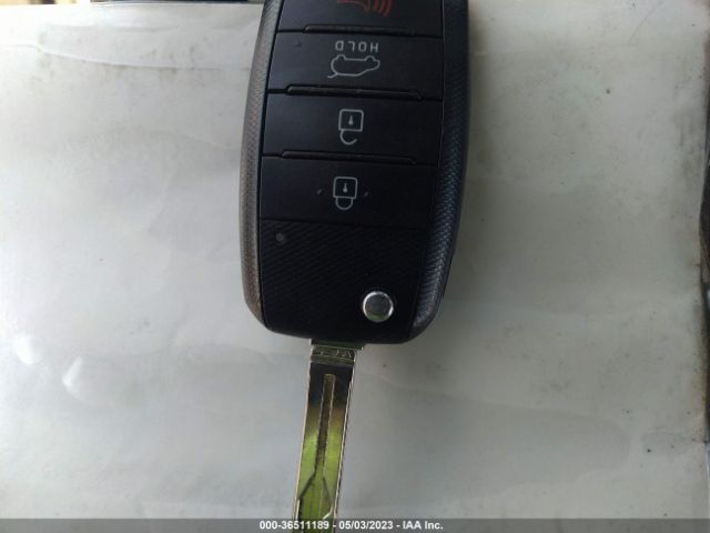 KNDJN2A29G7374366 KIA Soul Base