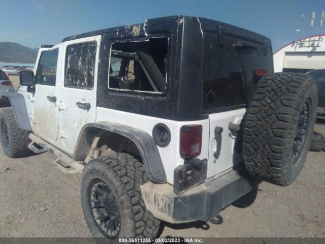 1C4BJWEG2FL639325 Jeep Wrangler Unlimited Sahara