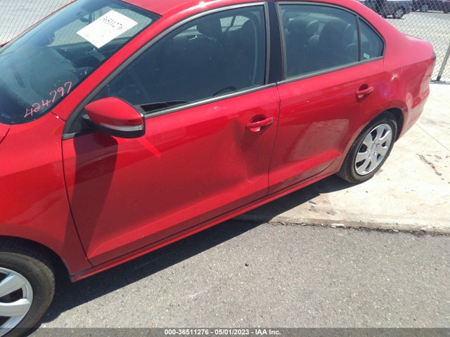 3VWD17AJ6EM424797 Volkswagen Jetta Sedan Se