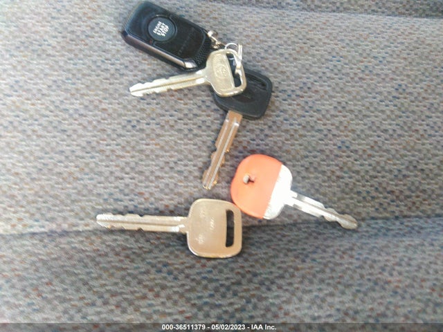 2001 TOYOTA COROLLA LE VIN: 2T1BR12E31C508368