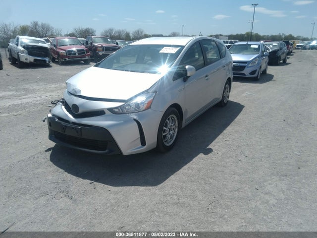 Toyota Prius V Two 2015 JTDZN3EU3FJ037102 Image 2