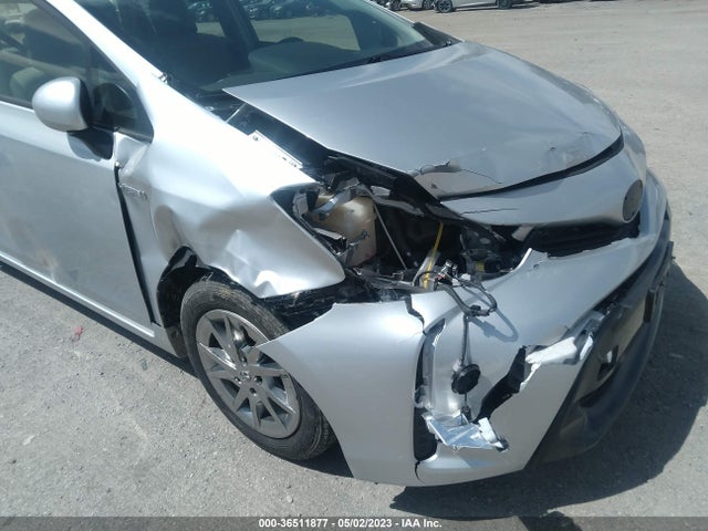 Toyota Prius V Two 2015 JTDZN3EU3FJ037102 Image 6
