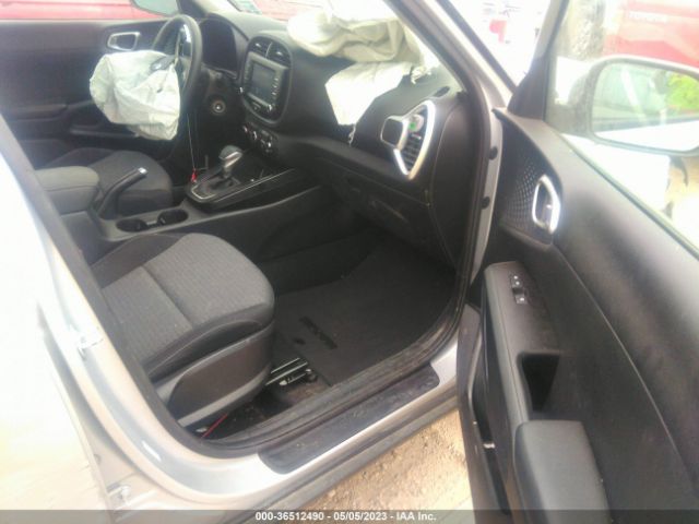 KNDJ23AU8L7732728 KIA SOUL S