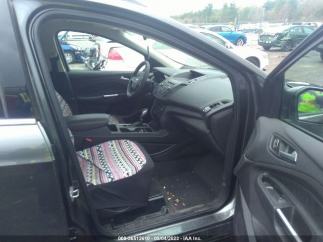 1FMCU9GD8JUB92157 Ford ESCAPE SE