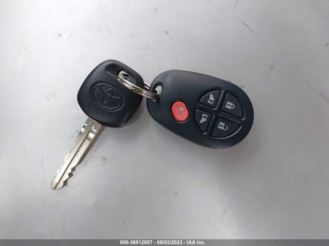 Toyota SIENNA LE 2020 5TDKZ3DC5LS061933 Image 3
