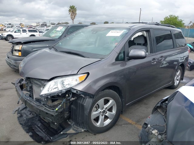 Toyota SIENNA LE 2020 5TDKZ3DC5LS061933 Image 2