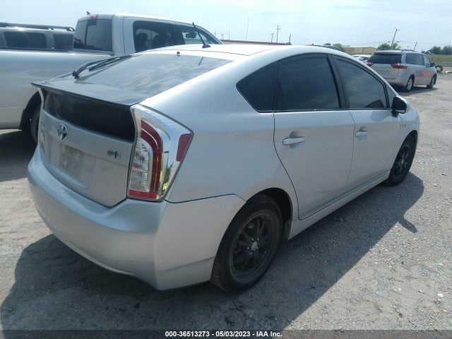 Toyota Prius Two 2014 JTDKN3DU5E0393493 Image 4