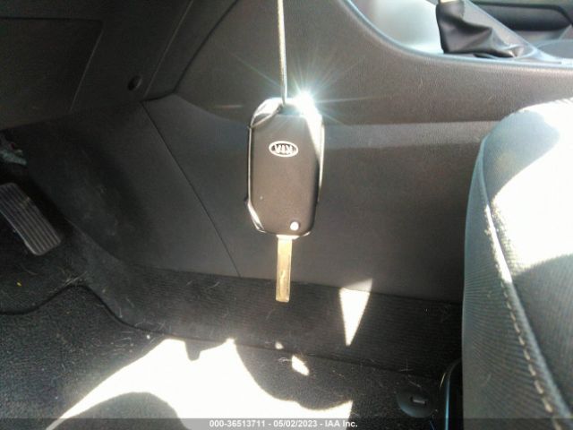 KNDCB3LC3M5470174 KIA NIRO LX