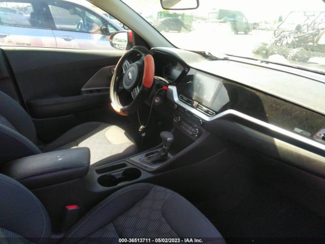 KNDCB3LC3M5470174 KIA NIRO LX