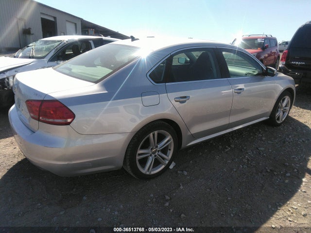 1VWBS7A32EC053127 Volkswagen Passat Se W/sunroof & Nav