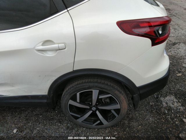 JN1BJ1CW5LW390819 Nissan Rogue Sport Sl