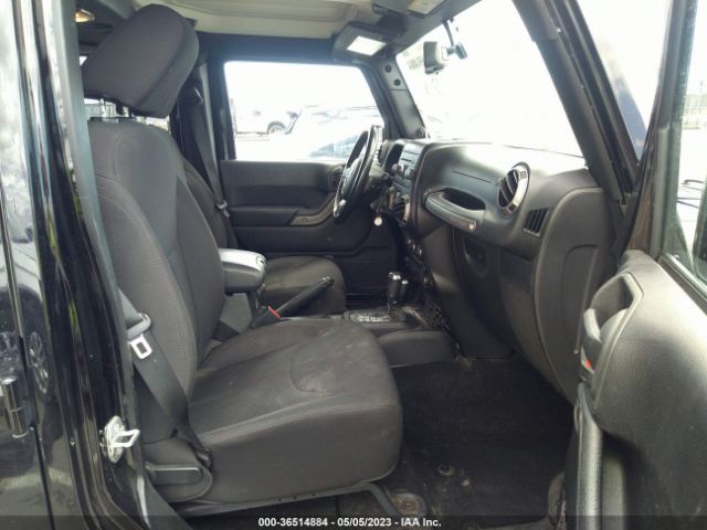 1C4BJWDG8EL281406 Jeep Wrangler Unlimited Sport