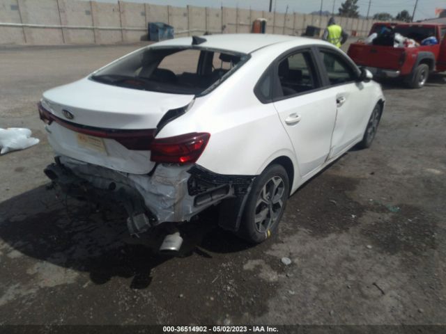 3KPF24AD8ME299215 KIA Forte Lxs
