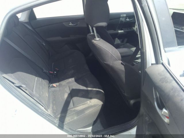 3KPF24AD8ME299215 KIA Forte Lxs