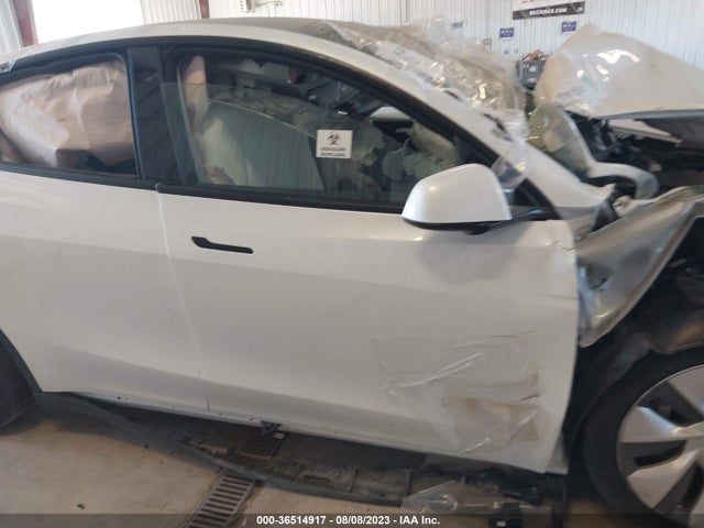 Tesla Model Y Long Range 2023 7SAYGDEE2PA095103 Image 12