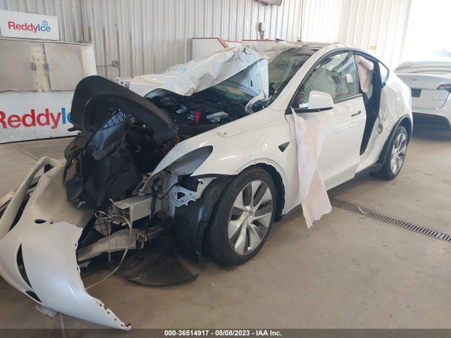 Tesla Model Y Long Range 2023 7SAYGDEE2PA095103 Image 2