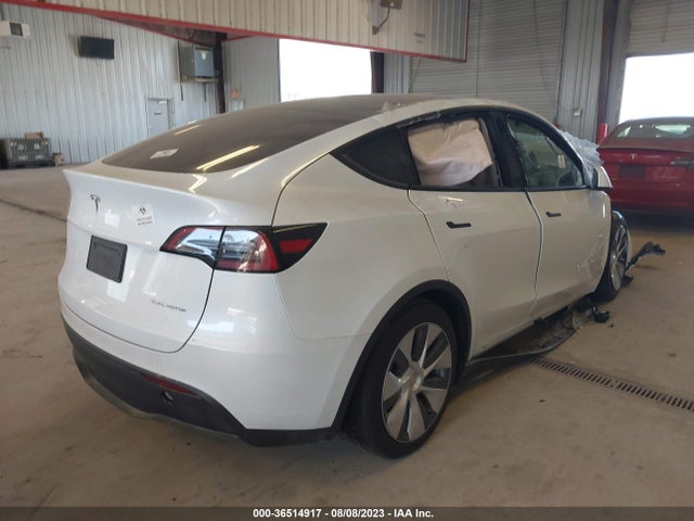 Tesla Model Y Long Range 2023 7SAYGDEE2PA095103 Image 4