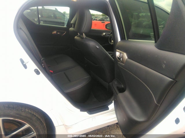JTHKD5BH9F2215515 Lexus Ct 200h Hybrid