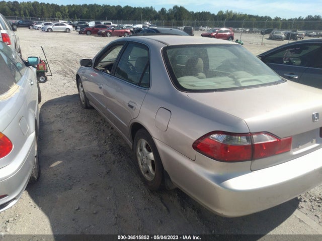 1998 HONDA ACCORD SDN EX VIN: 1HGCG5651WA112481