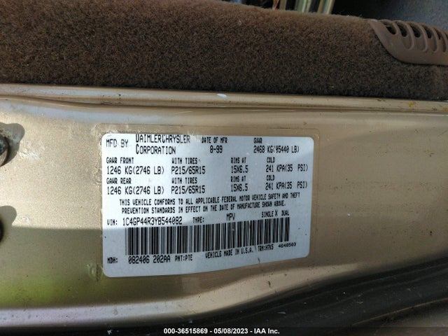 2000 CHRYSLER TOWN & COUNTRY LX VIN: 1C4GP44R3YB544082