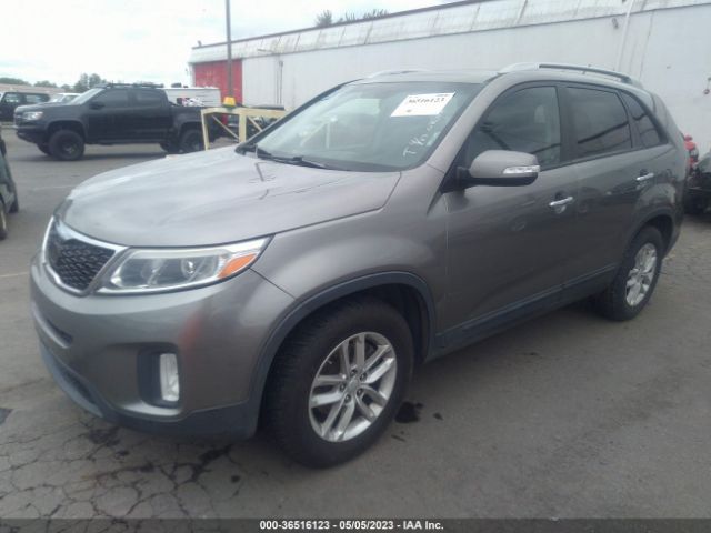 KIA SORENTO LX 2015 5XYKT4A68FG563035 Image 2