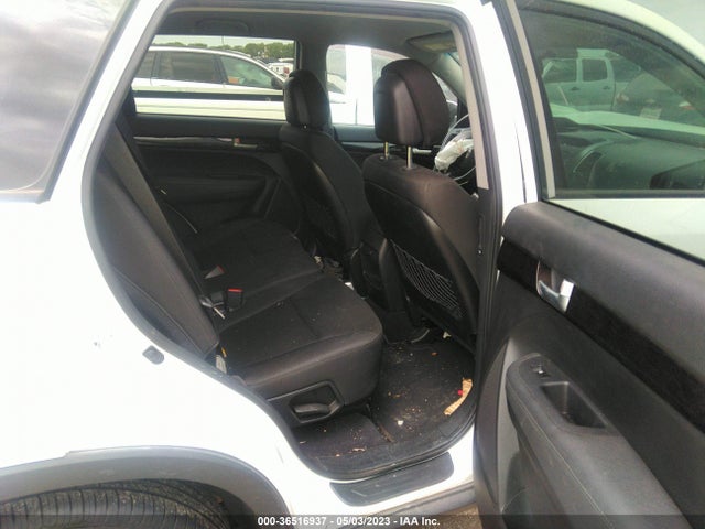 2015 KIA SORENTO LX VIN: 5XYKTDA78FG635232