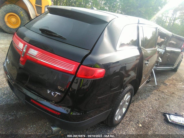 2017 Lincoln MKT, VIN: 2L1MJ5LT1HBL00106