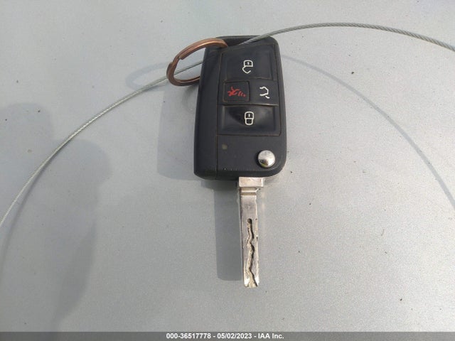 3VV1B7AX6JM026590 Volkswagen TIGUAN S