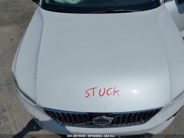 2023 Volvo XC40, VIN: YV4L12UNXP2966055