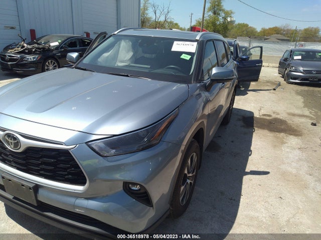 Toyota Highlander Xle 2022 5TDHZRBH6NS210705 Image 2