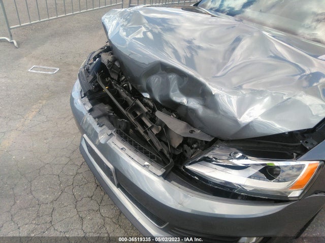 3VW5T7AJ7EM229533 Volkswagen Jetta Sedan Gli