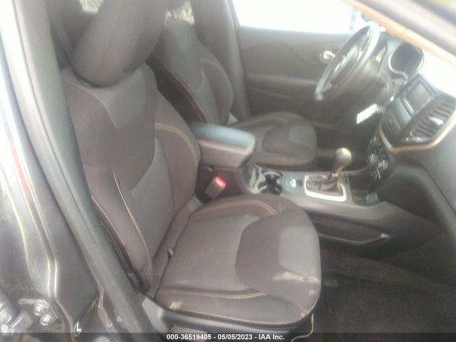 1C4PJLCB4HW533262 Jeep Cherokee Latitude
